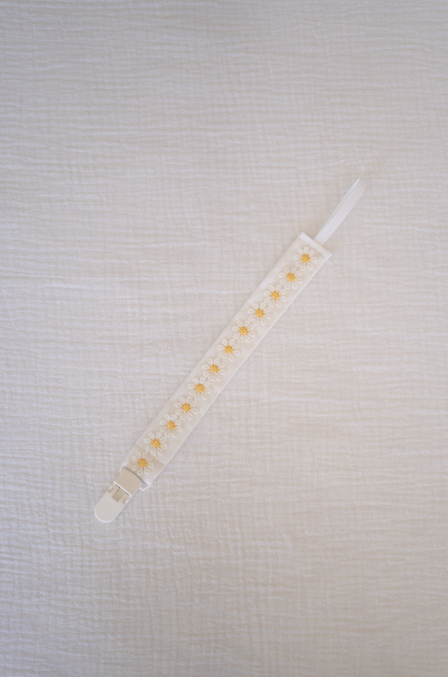 Dasies Pacifier Holder