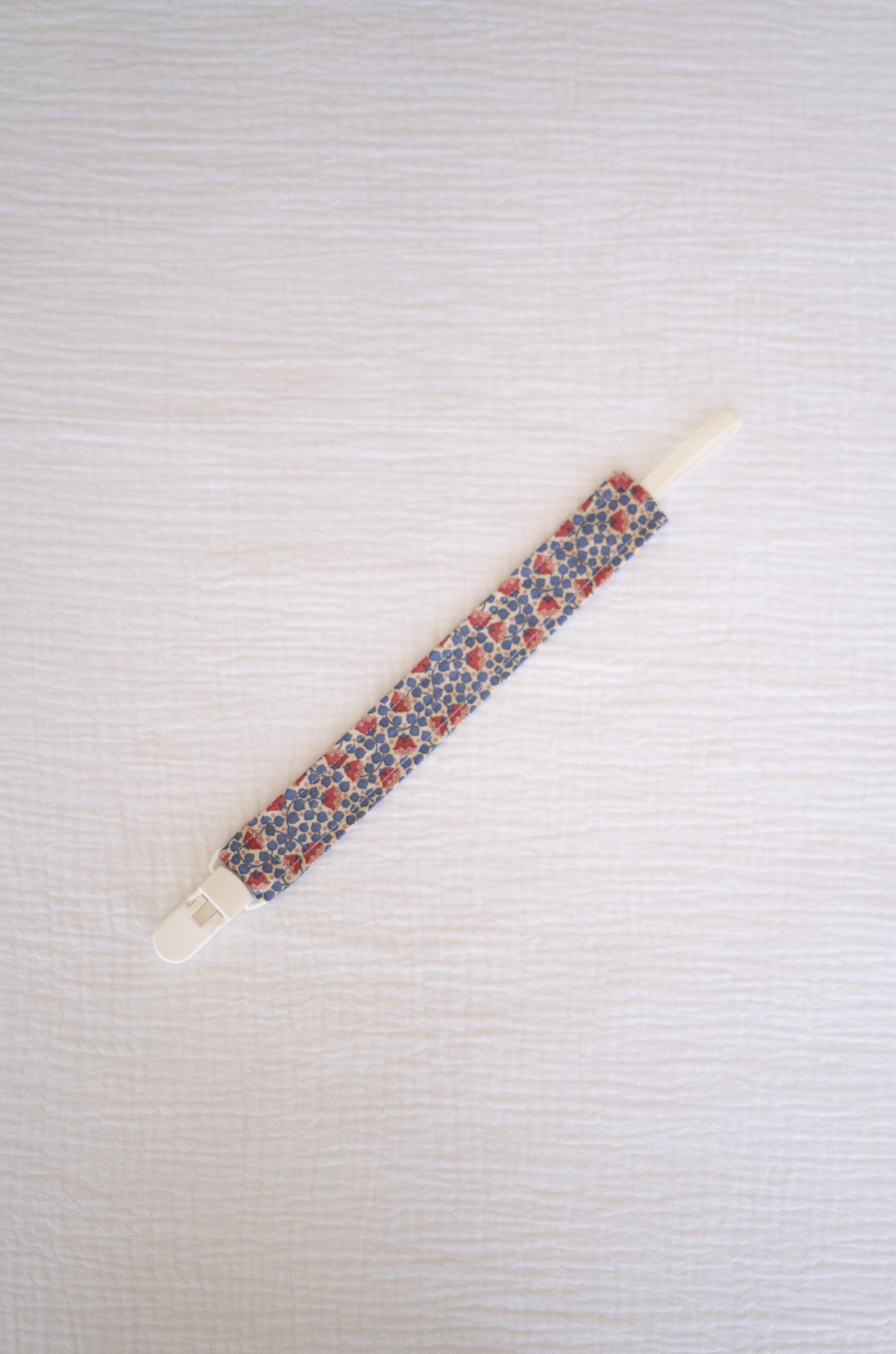 Sujeta Chupete Tilda de Arándanos